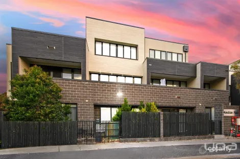 Property photo of 7/11 Monckton Place Caroline Springs VIC 3023