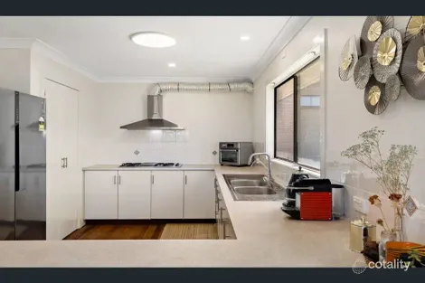 Property photo of 32 Rholanda Crescent Springwood QLD 4127