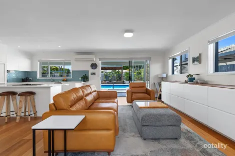 77 Burleigh St, Burleigh Waters, QLD 4220