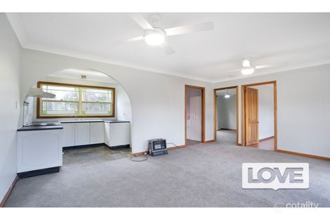 Property photo of 39 Middle Point Road Bolton Point NSW 2283