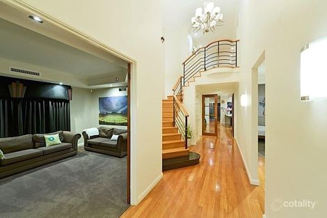 18 Hood Tce, Sorrento, WA 6020