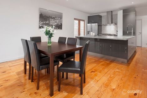 Property photo of 2/30 Woornack Road Carnegie VIC 3163