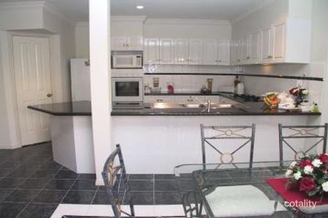 Property photo of 10 Ian Court Rowville VIC 3178