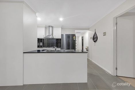 Property photo of 19 Wistow Chase Wollert VIC 3750