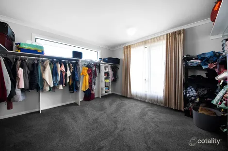 Property photo of 17 Lindberg Street Manor Lakes VIC 3024