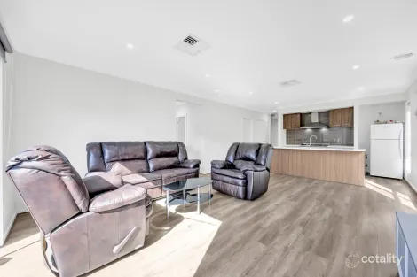Property photo of 20 Ebb Drive Tarneit VIC 3029