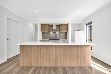 Property photo of 20 Ebb Drive Tarneit VIC 3029