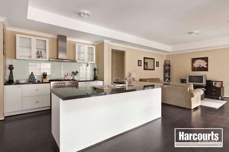 Property photo of 7 Lakeside Drive Berwick VIC 3806
