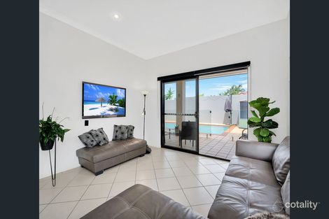 Property photo of 39 Maltravers Drive Arundel QLD 4214