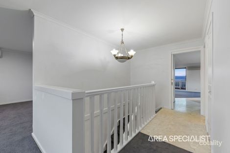 Property photo of 24 Aberdeen Heights Pakenham VIC 3810