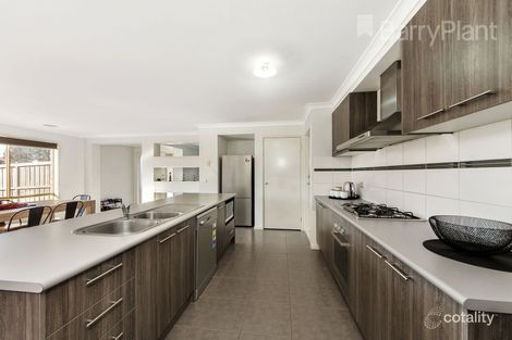 Property photo of 112 Hatchlands Drive Deer Park VIC 3023