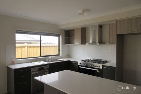 Property photo of 15 Smile Crescent Wyndham Vale VIC 3024