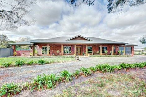 5 Rose Hill Rd, Mount Rowan, VIC 3352