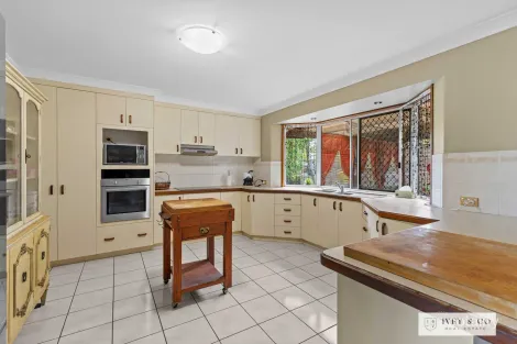 Property photo of 14 Haydn Drive Kawungan QLD 4655