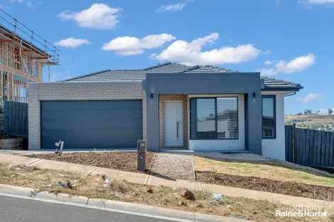 36 Auburn Cres, Bacchus Marsh, VIC 3340