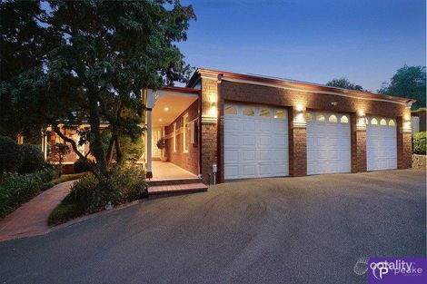Property photo of 2 Nolan Close Narre Warren North VIC 3804