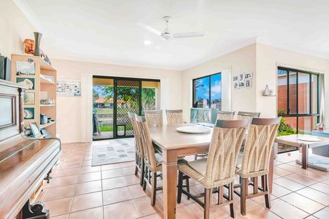 Property photo of 27 Gardendale Crescent Burleigh Waters QLD 4220