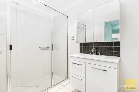 Property photo of 2/28 Berthun Street Emerald QLD 4720