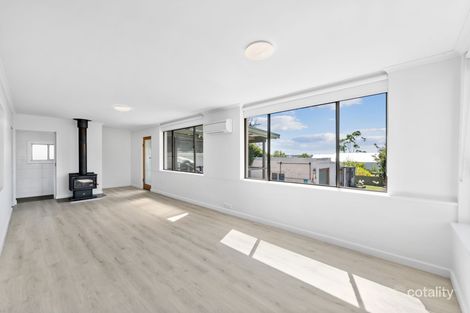 Property photo of 3 Lake Terrace East Mount Gambier SA 5290