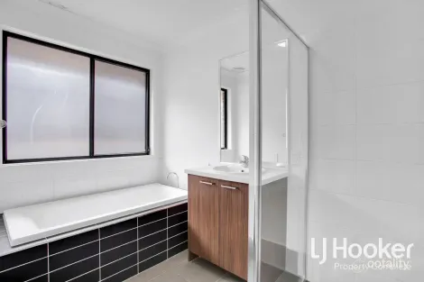 Property photo of 22 Olivine Circuit Yarrabilba QLD 4207