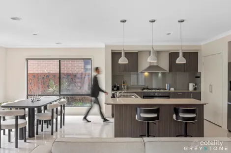 10 Caro Way, Fraser Rise, VIC 3336