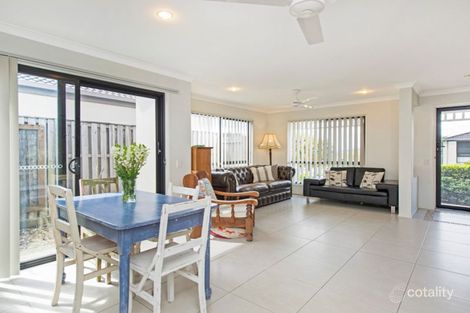 Property photo of 3 Lou Place Pacific Pines QLD 4211