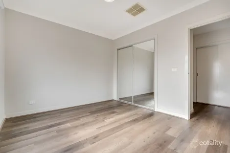 Property photo of 54 Daymar Circuit Craigieburn VIC 3064