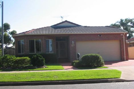 18b Cook Cres, East Hills, NSW 2213