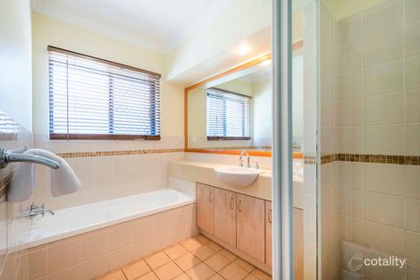 Property photo of 11 Oceania Court Yamba NSW 2464