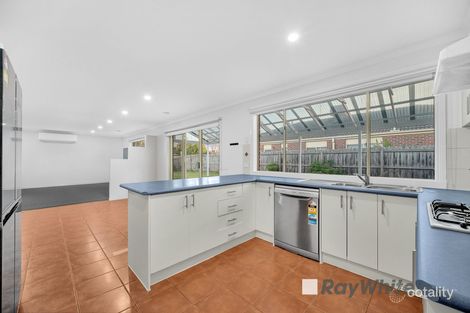 Property photo of 11 Lochgreen View Cranbourne VIC 3977
