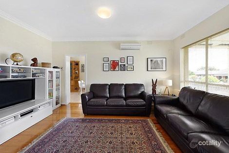 Property photo of 16 South Gateway Avondale Heights VIC 3034