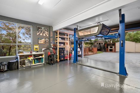 Property photo of 51 Milborne Crescent Eltham VIC 3095