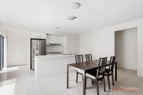Property photo of 27 Selleck Drive Point Cook VIC 3030