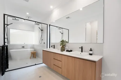 Property photo of 8 Entwistle Way Aveley WA 6069