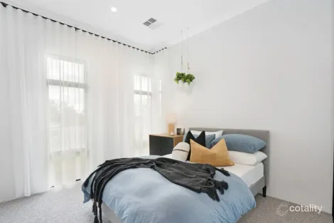 Property photo of 8 Entwistle Way Aveley WA 6069