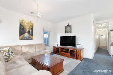 Property photo of 16 Mallee Circuit Pakenham VIC 3810