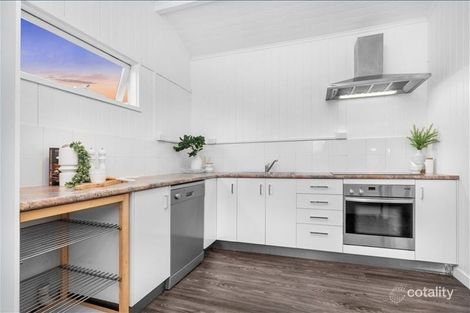 Property photo of 11 Bradley Avenue Kedron QLD 4031