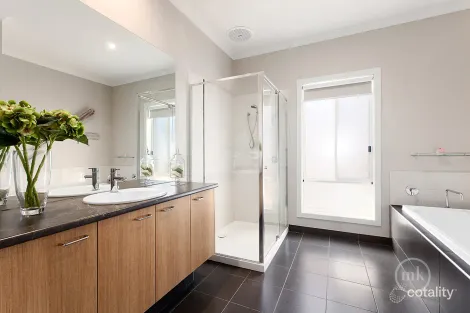 Property photo of 85 Laurimar Boulevard Doreen VIC 3754