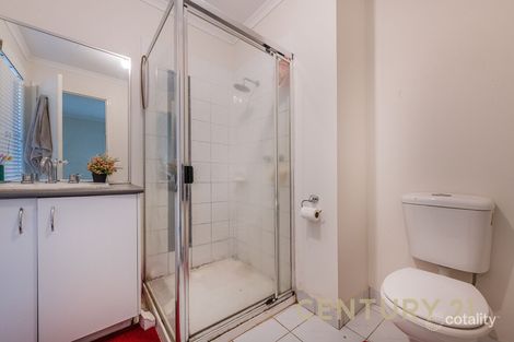 Property photo of 115 Hutchinson Drive Lynbrook VIC 3975