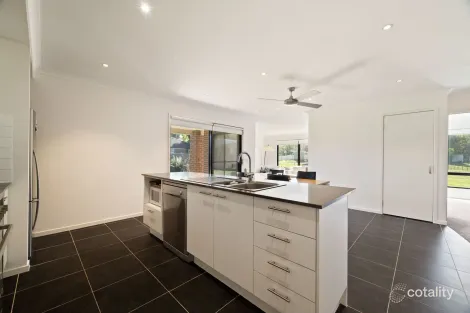 Property photo of 6 Monash Drive Porepunkah VIC 3740