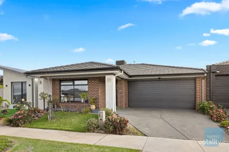 Property photo of 30 Moombil Road Truganina VIC 3029