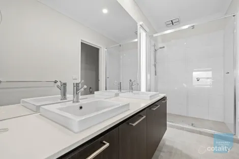 Property photo of 30 Moombil Road Truganina VIC 3029