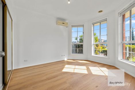 Property photo of 4 Gorong Walk Delahey VIC 3037