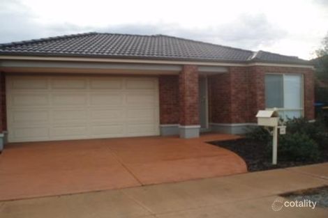 Property photo of 16 Dexter Grove Point Cook VIC 3030