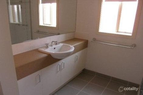 Property photo of 16 Dexter Grove Point Cook VIC 3030