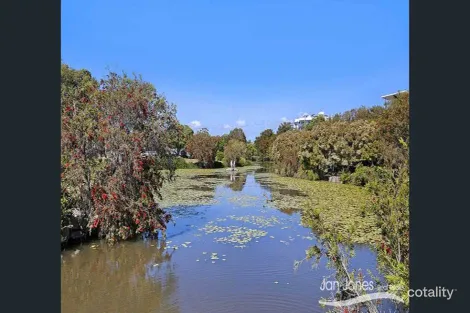 Property photo of 2/8 Jeffrey Street Redcliffe QLD 4020
