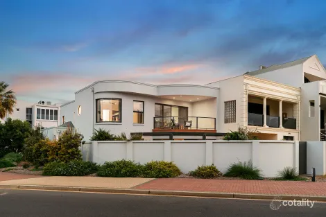 2 Cygnet Ct, Glenelg North, SA 5045