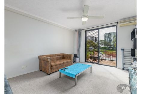 Property photo of 16/10-12 Bath Street Labrador QLD 4215