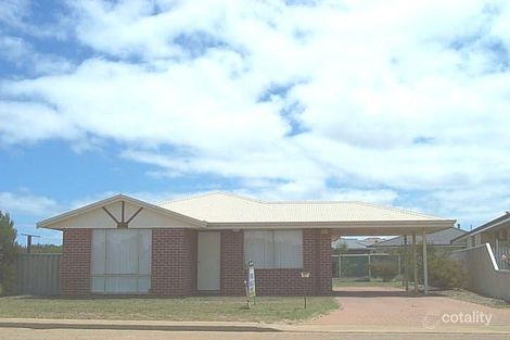 Property photo of 61 Le Grande Avenue Orana WA 6330