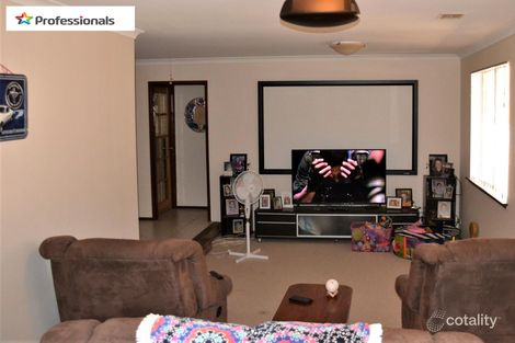 Property photo of 13 Boronia Close Pinjarra WA 6208